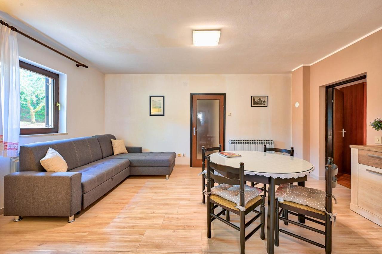 Iby Apartment Пула Экстерьер фото