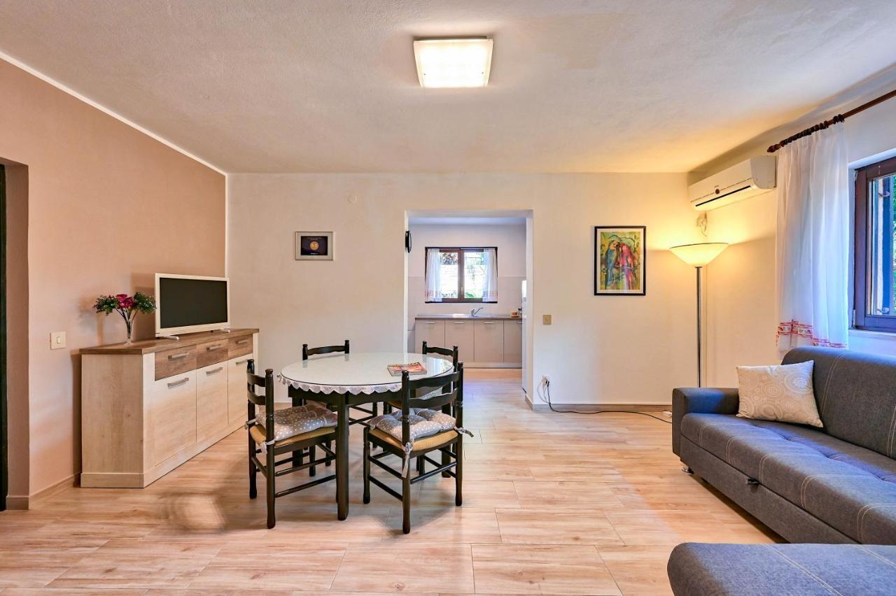 Iby Apartment Пула Экстерьер фото