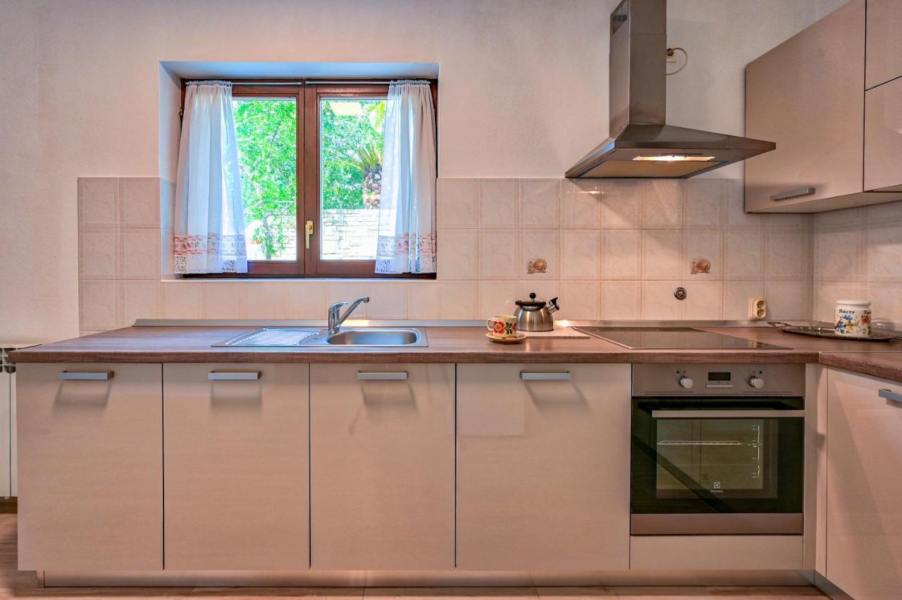 Iby Apartment Пула Экстерьер фото