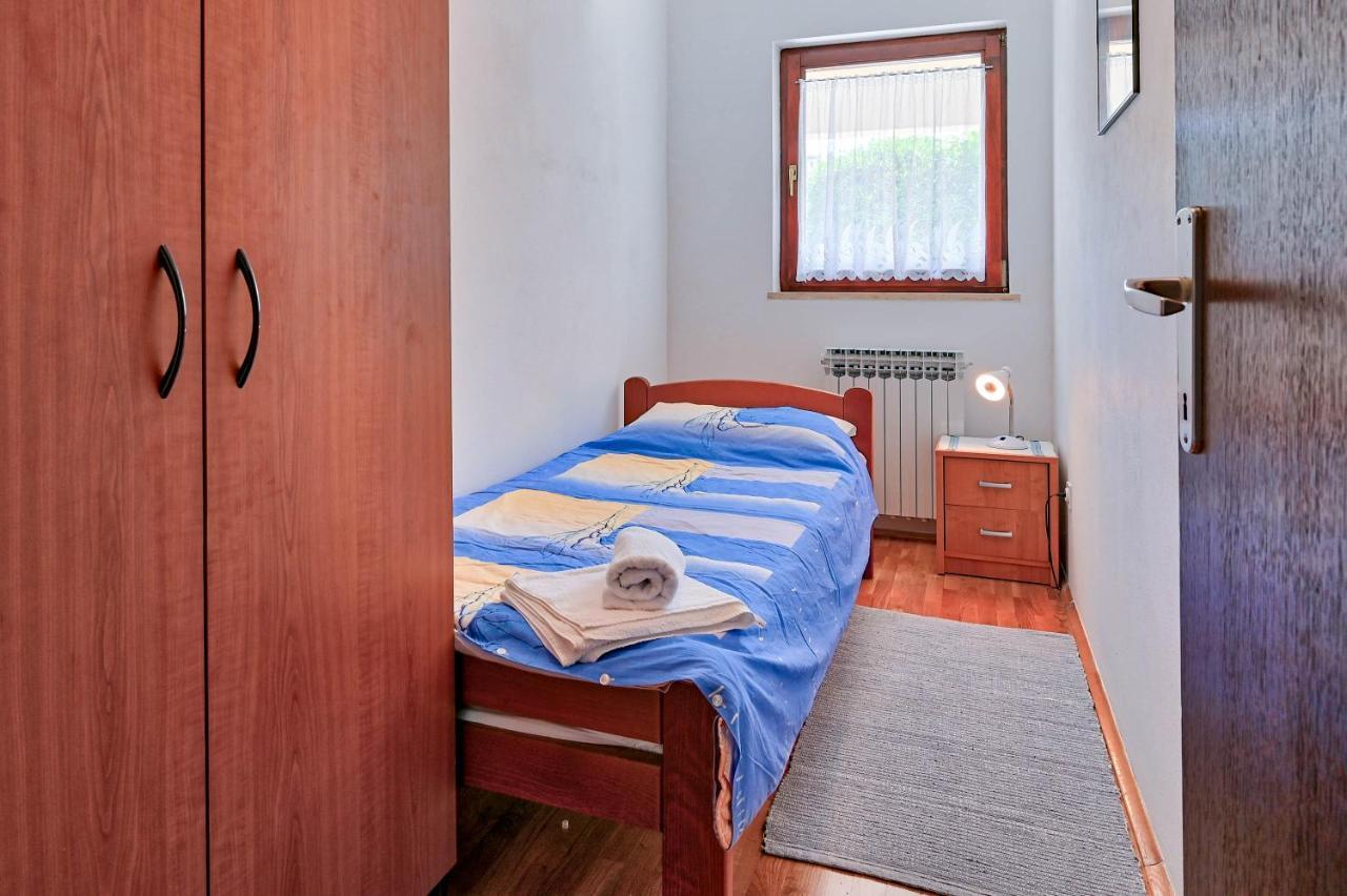 Iby Apartment Пула Экстерьер фото