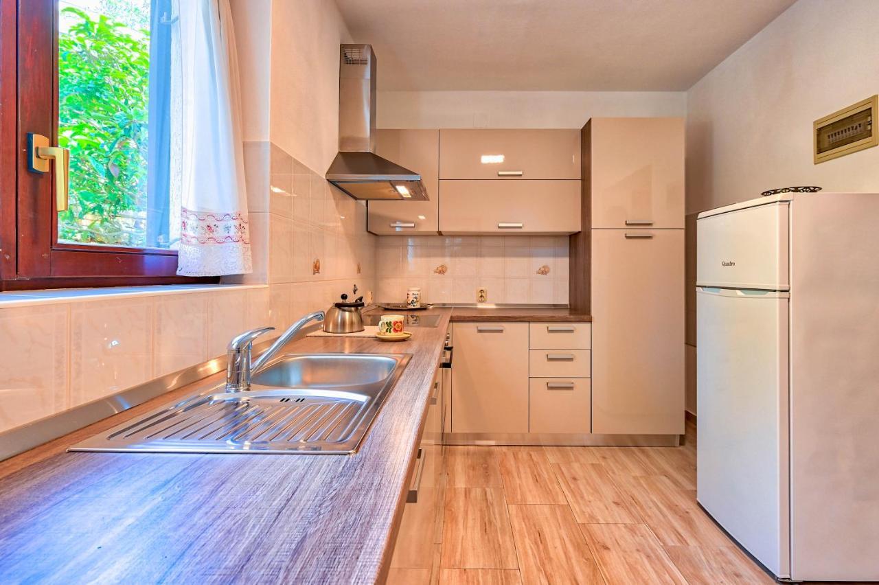 Iby Apartment Пула Экстерьер фото
