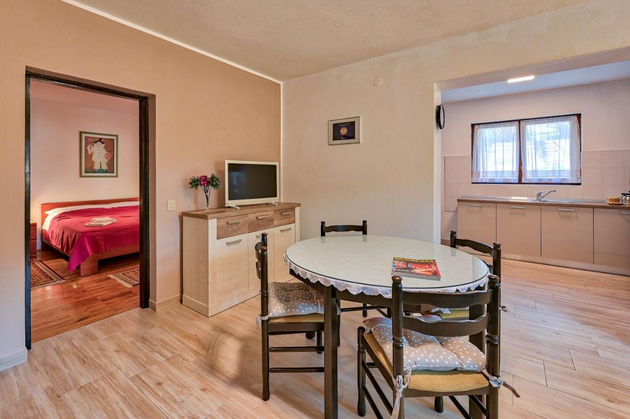 Iby Apartment Пула Экстерьер фото
